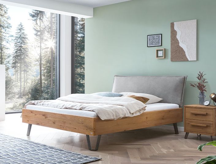 Hasena Oak Wild_Cadro23_Milieu_Jeno_Cussina-Buffalo-grey_Vero_Jone_Cessina_Wildeiche-natur-gebuerstet-geoelt_Used_750x570px