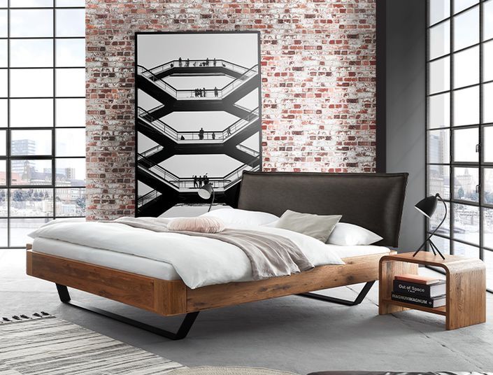 Oak Line_Modul 18 mit Slitto Kufen und Kopfteil Cussina_Wildeiche_natur_geb�rstet_ge�lt_750x570px