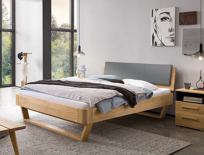 Hasena Oak Bianco_Modul 18_Skido Kufen_Varus Kopfteil mit Ravo Kissen_750x570px.jpg Hasena Oak Bianco_Modul 18_Skido Kufen_Varus Kopfteil mit Ravo Kissen_750x570px