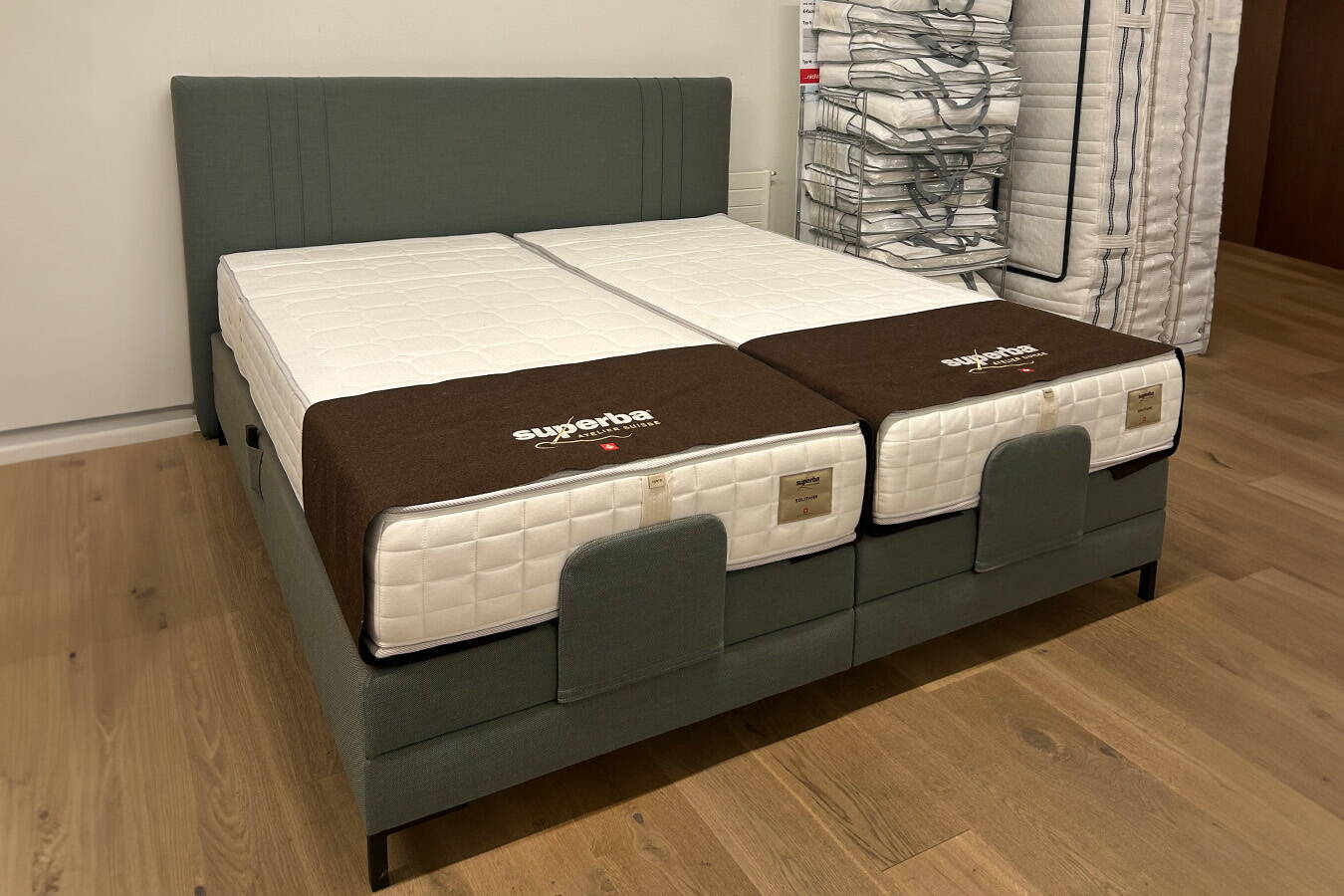 Superba Atelier Suisse Bett ab Zürich Albisrieden